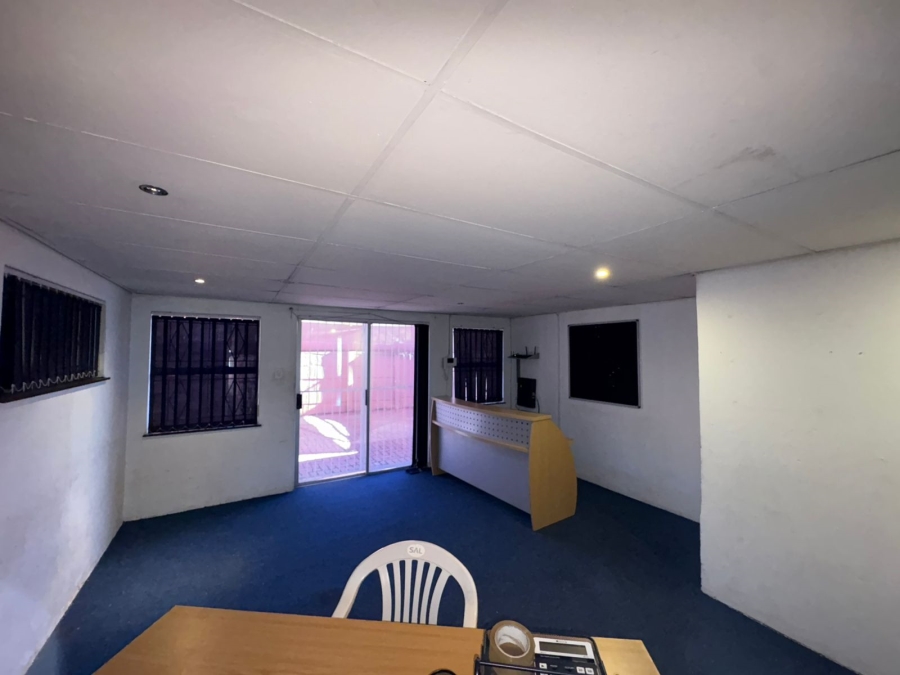 6 Bedroom Property for Sale in Bodorp North West